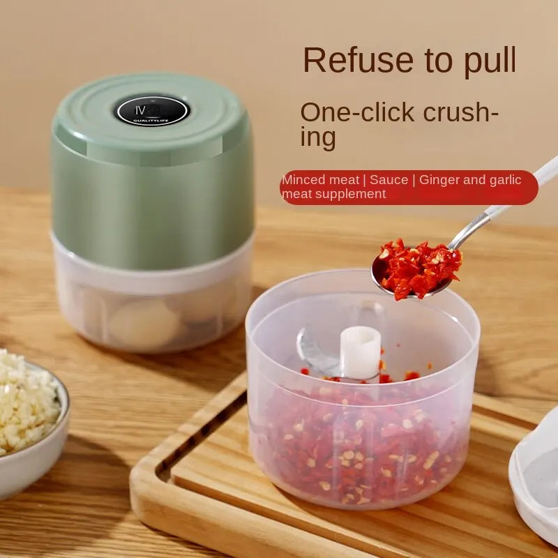 Say goodbye to time-consuming chopping and hello to effortless meal prep with the QuickPrep Chopper. Featuring ultra-sharp stainless steel blades and a built-in strainer, it’s your all-in-one kitchen hack for fast, fresh co